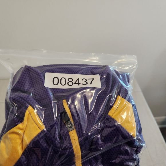 Los Angeles Lakers Sweater Youth Large Purple Yellow 1/4 Zip G-III By Carl Banks - Picture 13 of 13